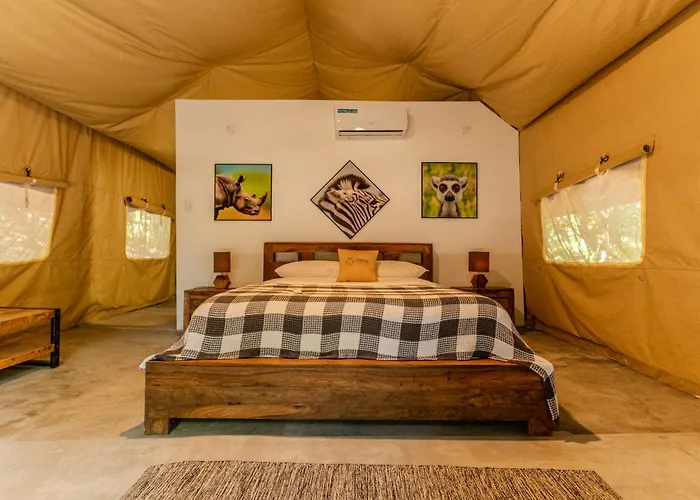 Hostel-Island Paradise, Saboga Lodge And Villa Noelia (Adults Only)