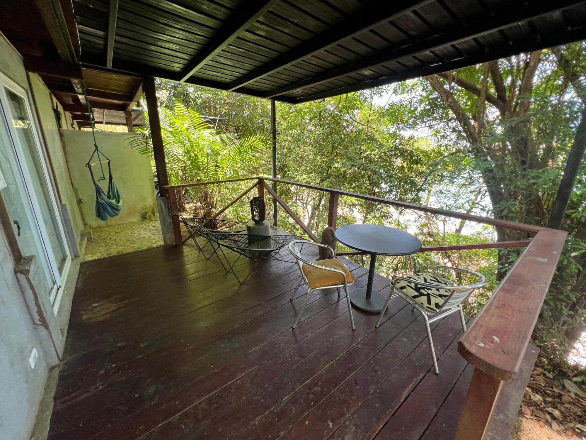 Hostel-island Paradise, Saboga And Noelia (adults Only)